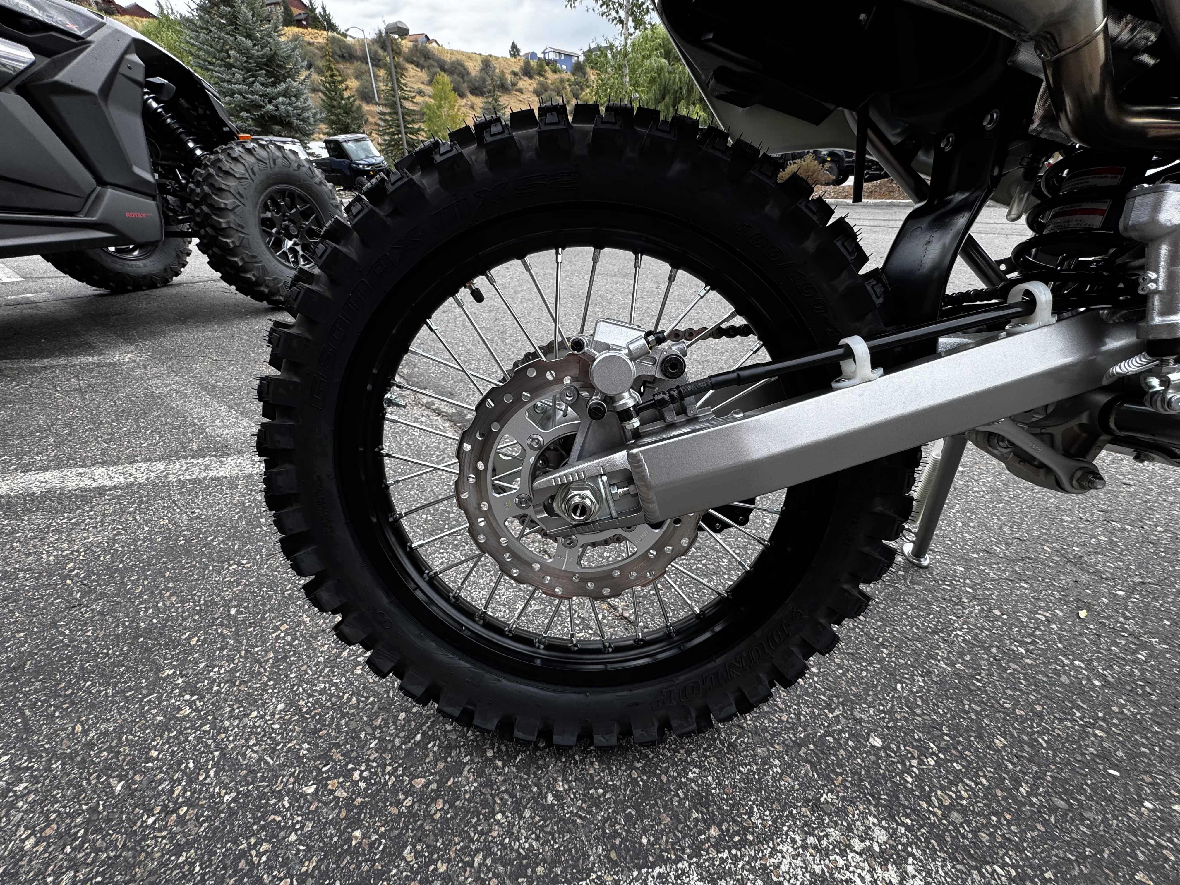 2027 KAWASAKI KLX300R Dirt Bike