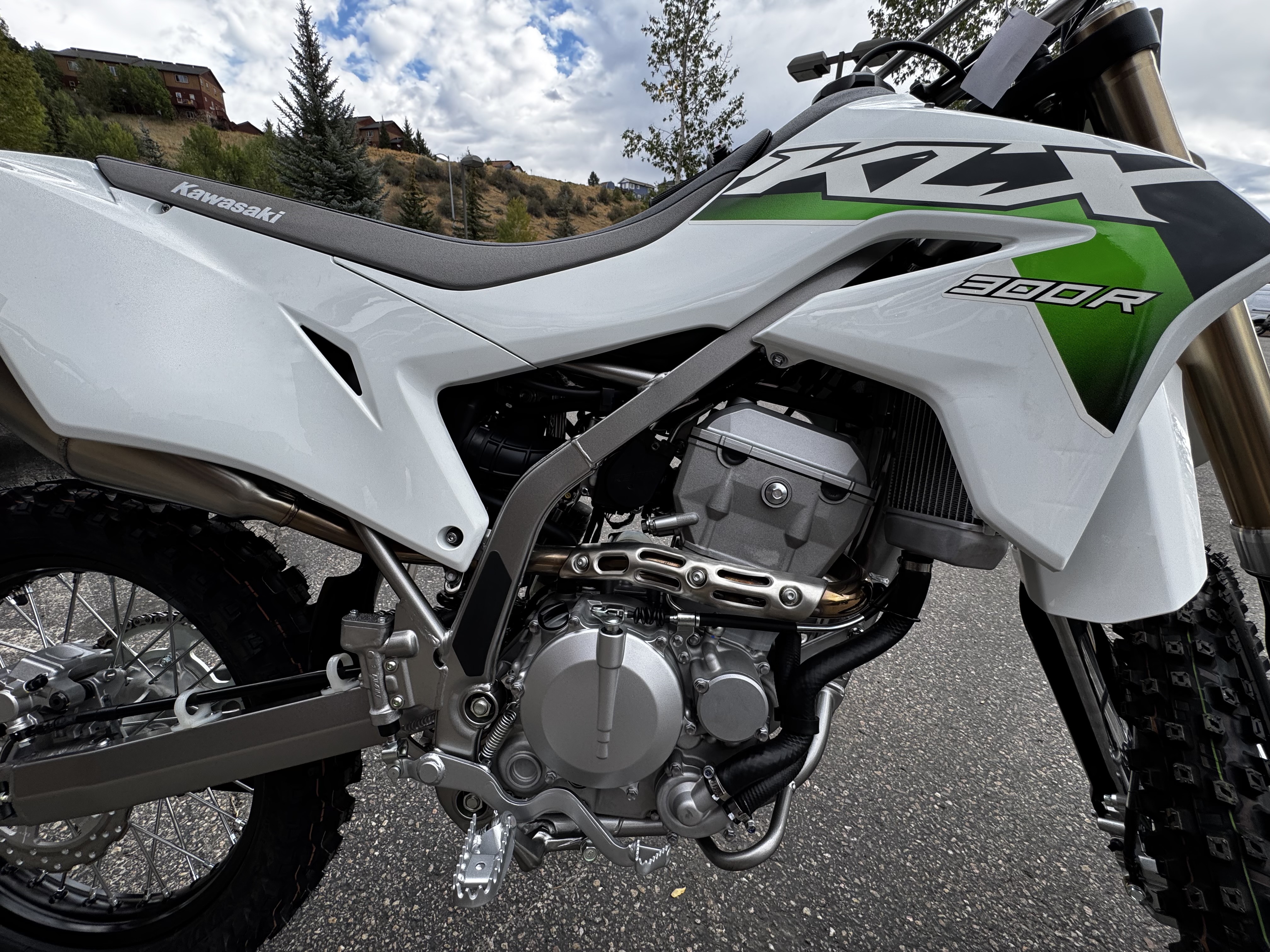 2027 KAWASAKI KLX300R Dirt Bike