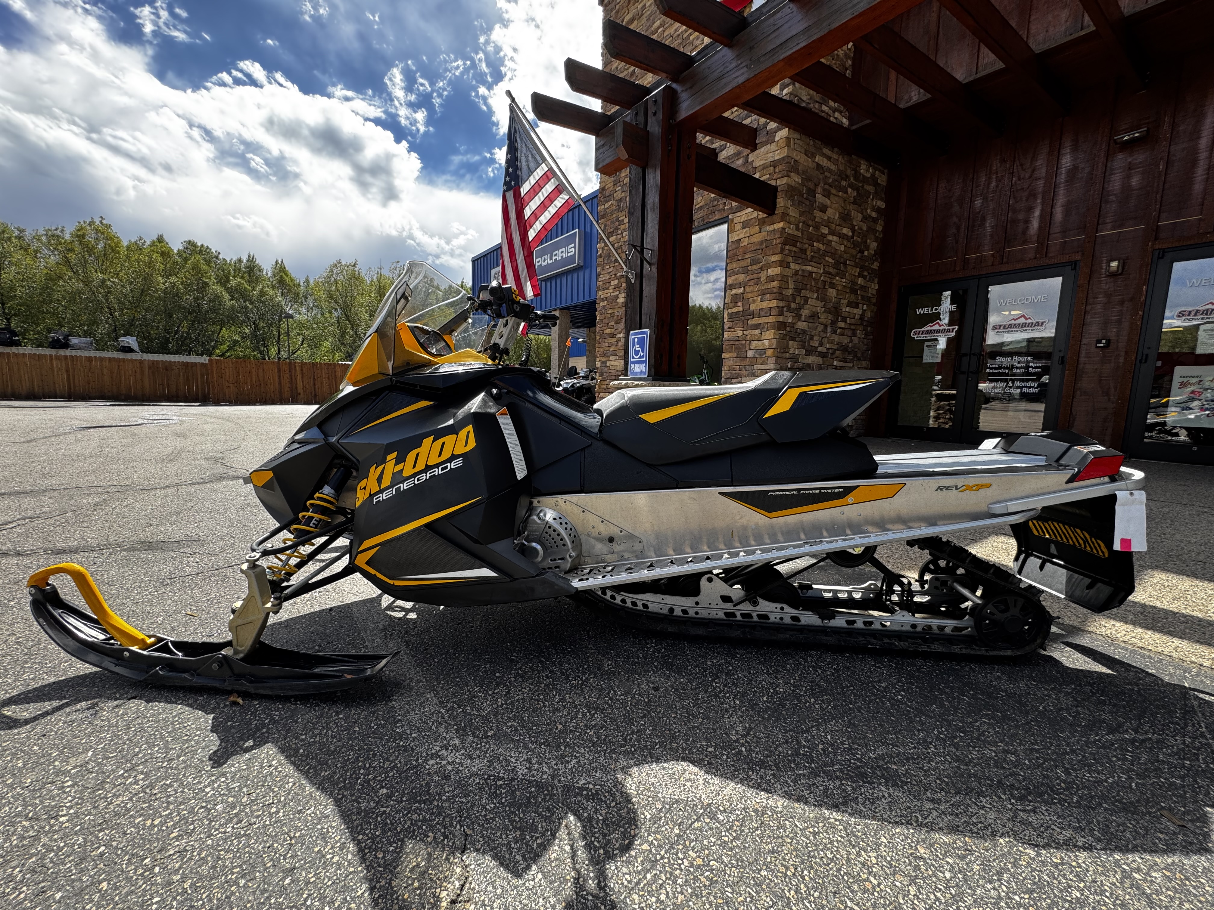 2013 Ski-Doo RENEGADE SPORT 550F B/B 13 Snowmobile