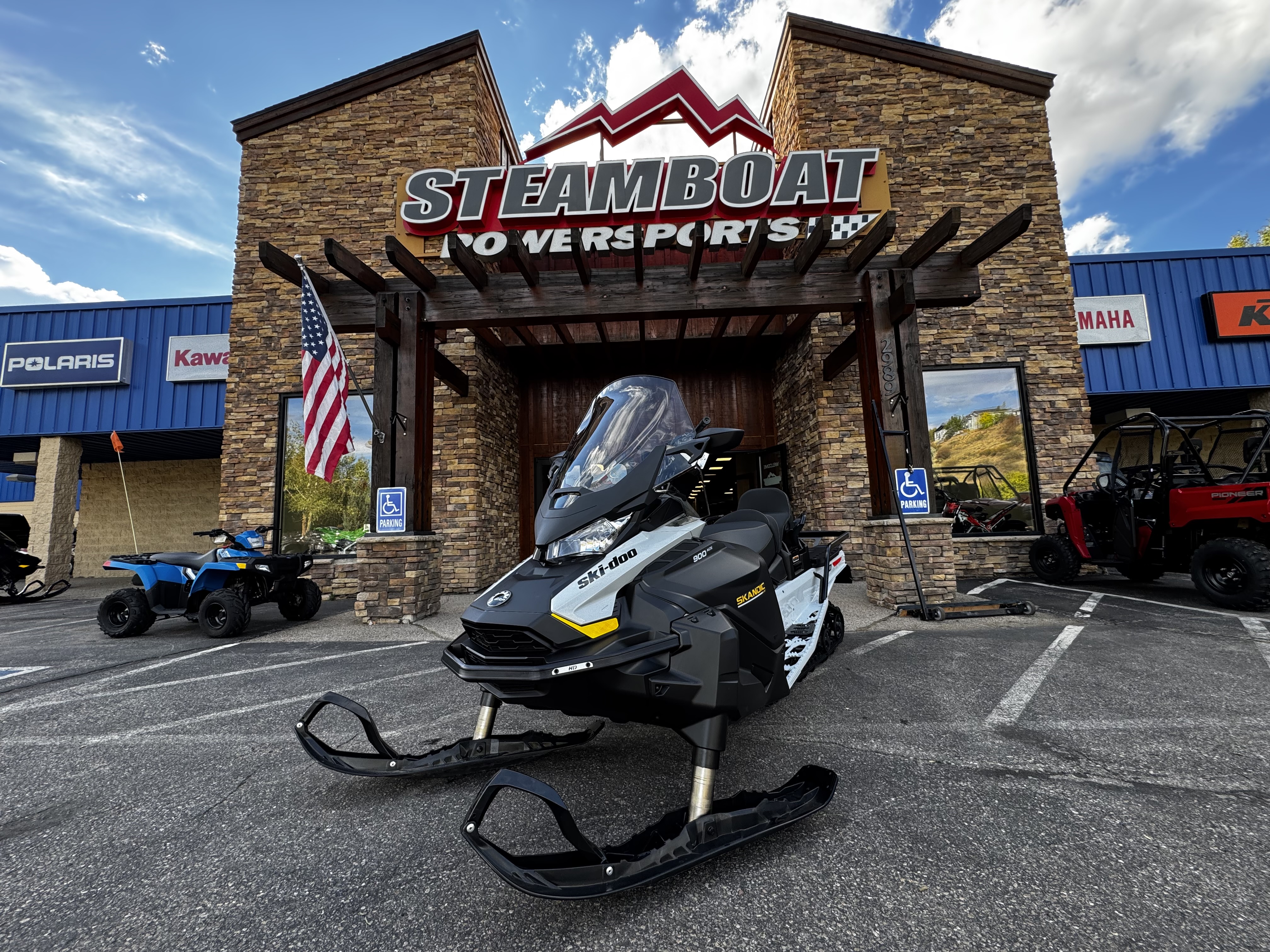2025 Ski-Doo SKANDIC LE 900 20" 154 Snowmobile