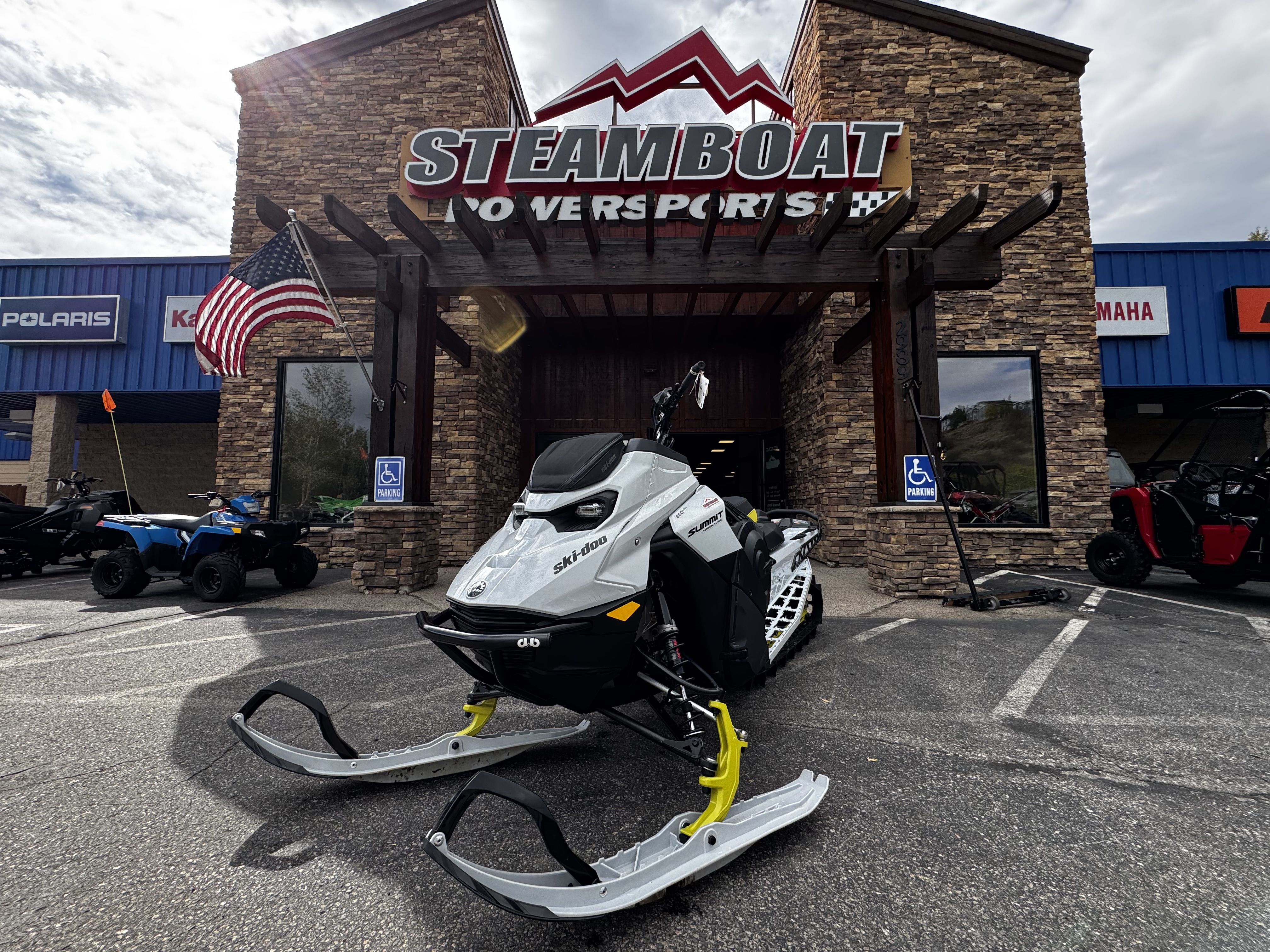2025 Ski-Doo SUMMIT 850 EDGE S 154 3"