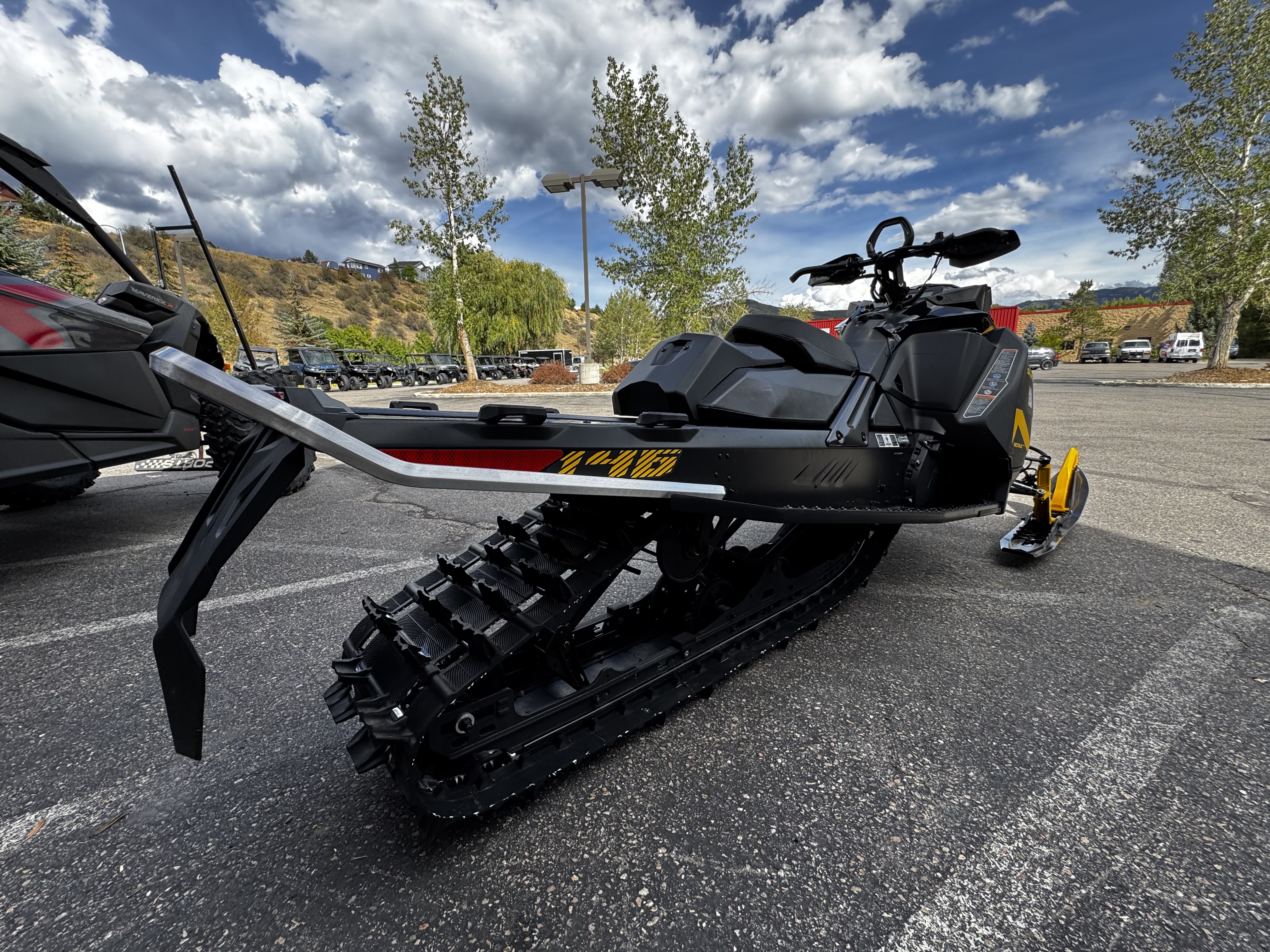 2025 Ski-Doo SM SUM NEOP 6EFI E BK HAC 146 1.75 25 600 EFI 85 Snowmobile