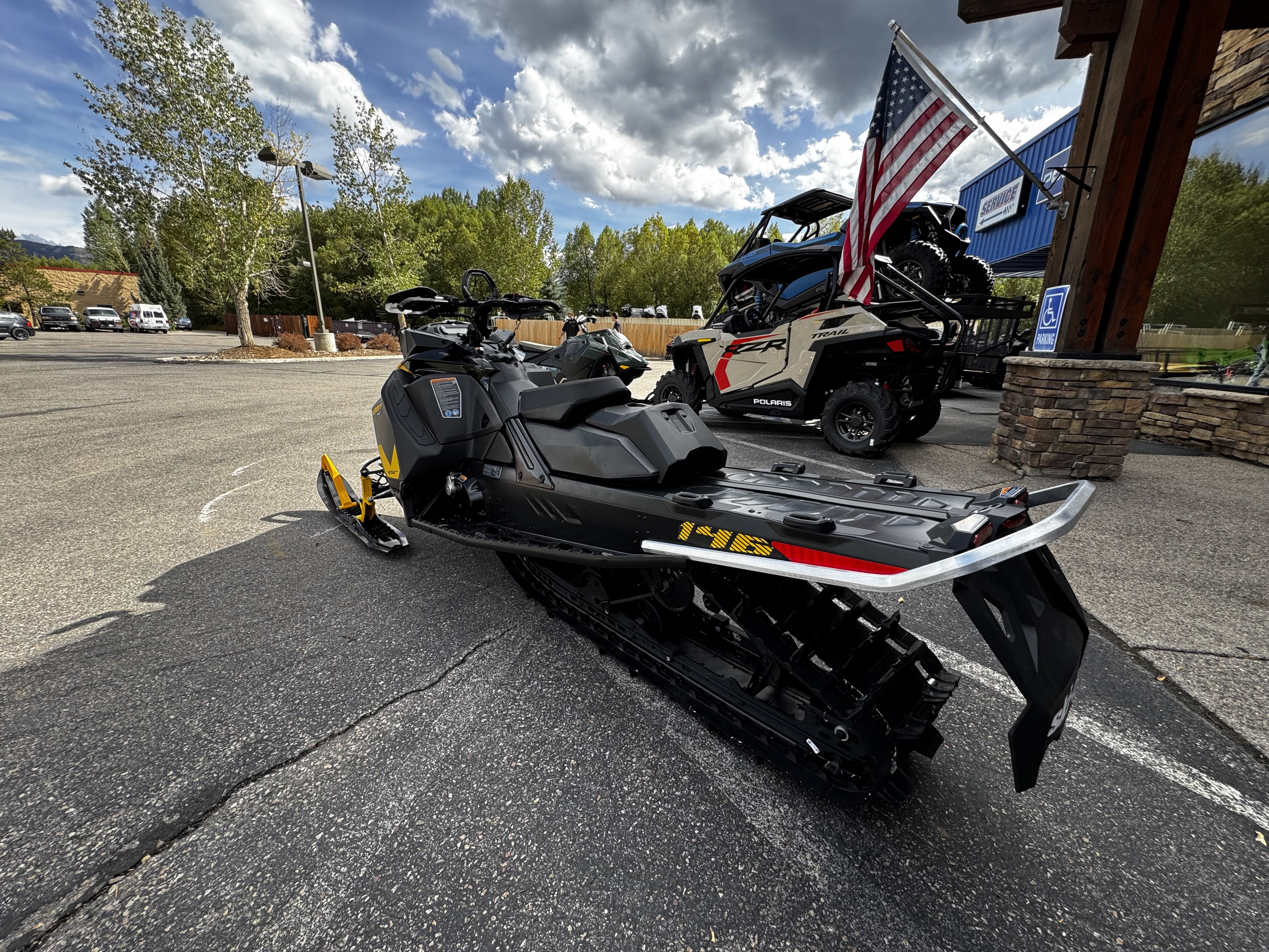 2025 Ski-Doo SM SUM NEOP 6EFI E BK HAC 146 1.75 25 600 EFI 85 Snowmobile