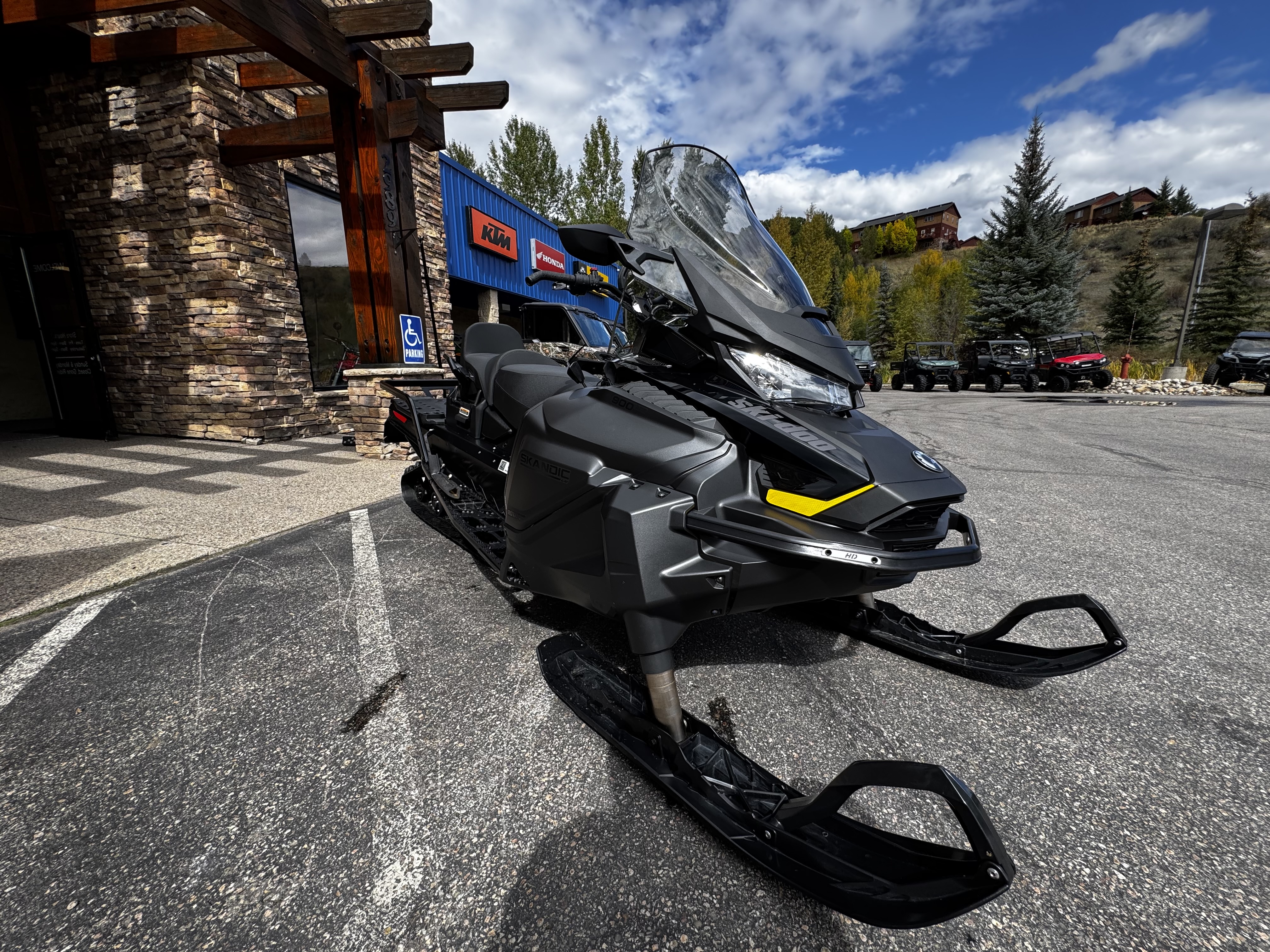 2026 Ski-Doo SKANDIC LE 900ACE 24" Snowmobile