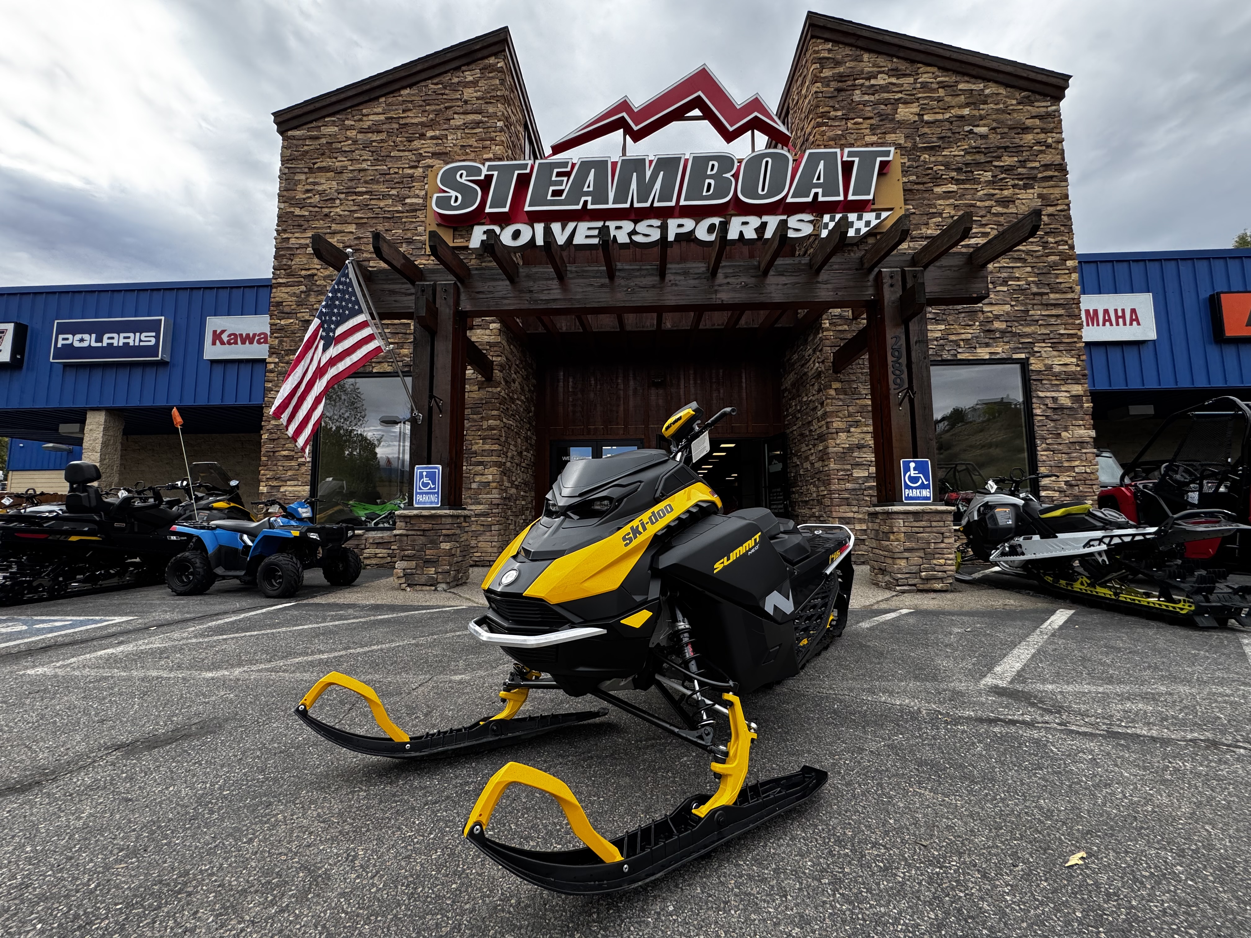 2026 Ski-Doo SUMMIT NEO PLUS 600 146 1.75 Snowmobile