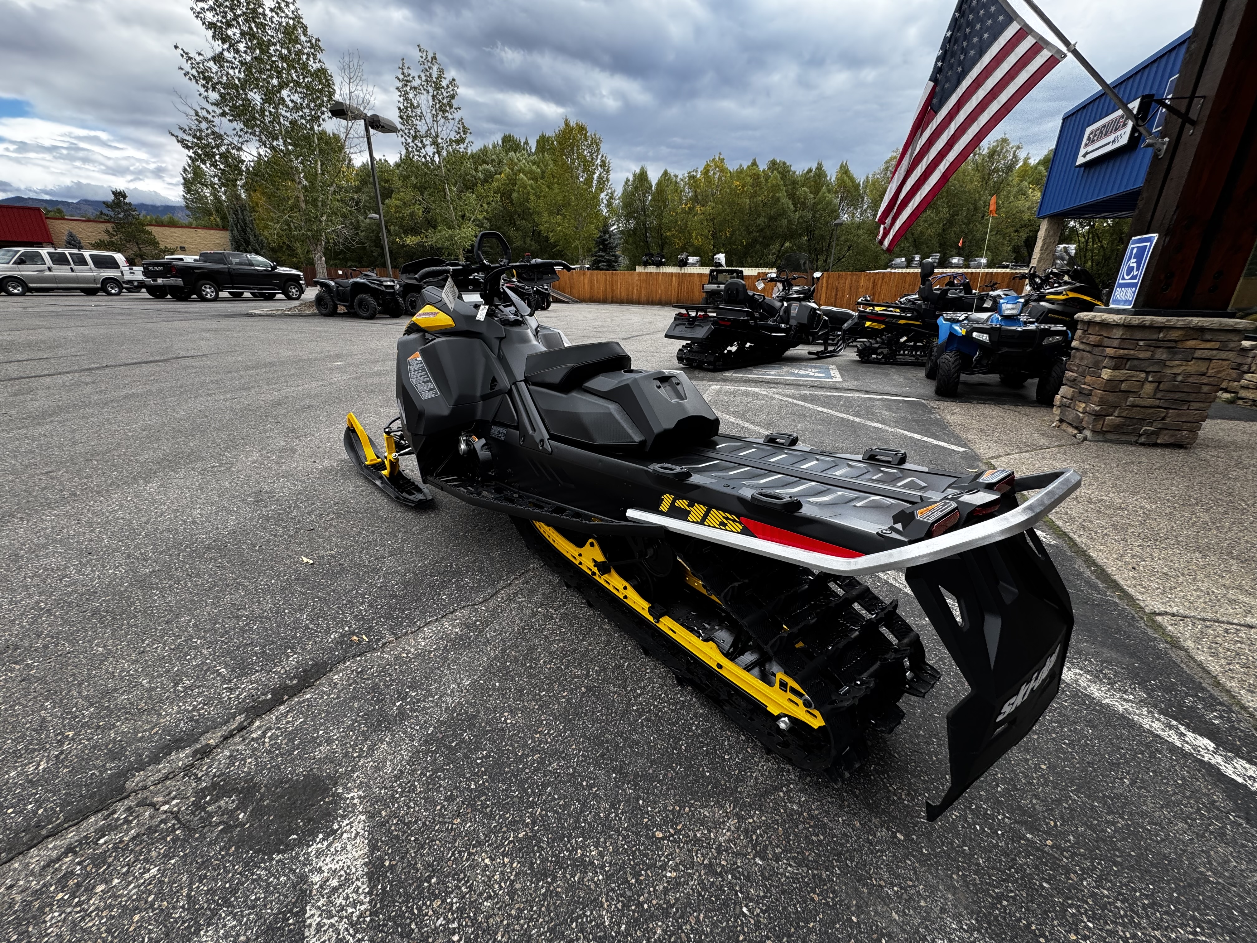 2026 Ski-Doo SUMMIT NEO PLUS 600 146 1.75 Snowmobile