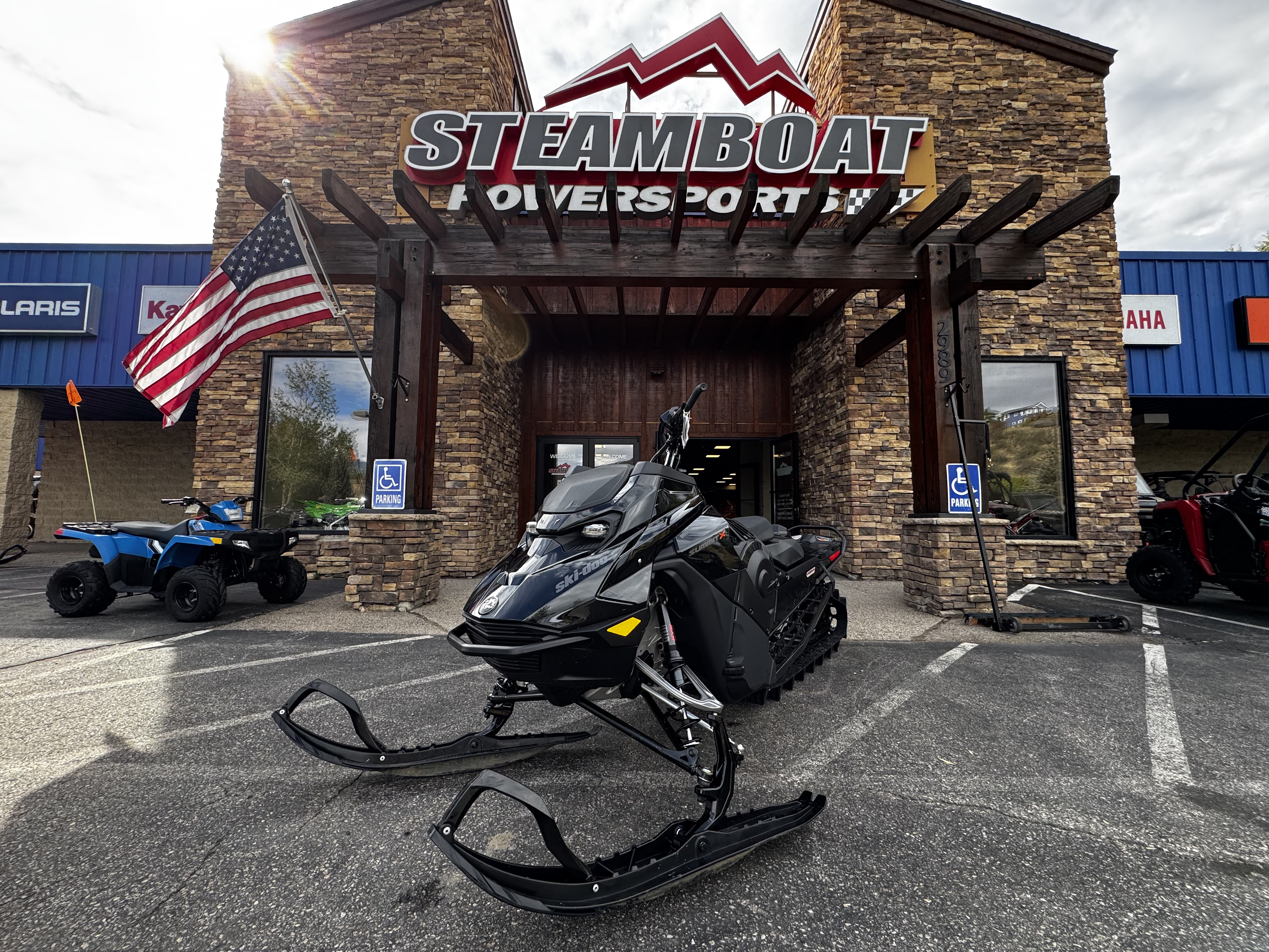 2026 Ski-Doo SUMMIT X 850 S 154 3.0 — photo 1 of 10