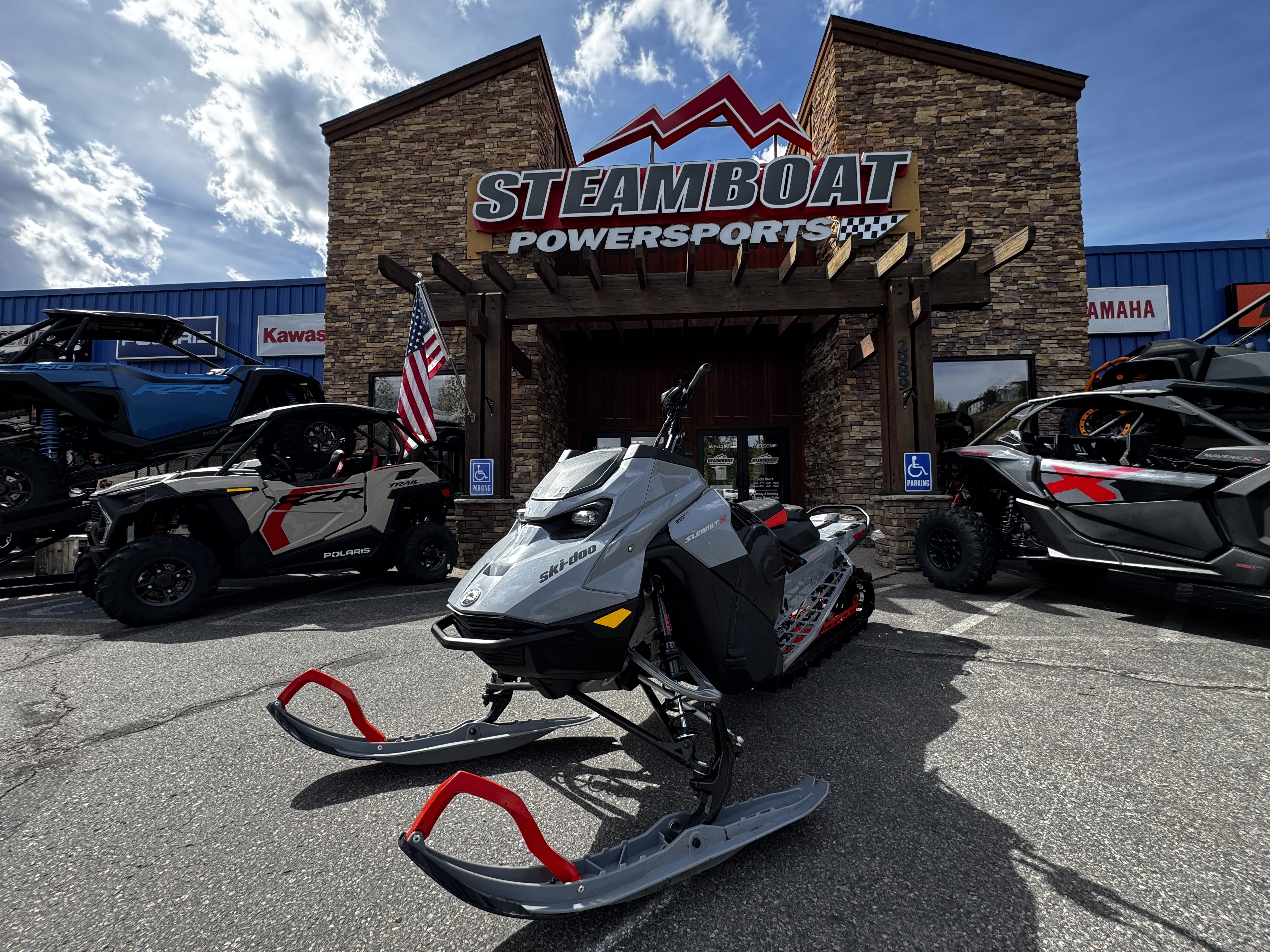2026 Ski-Doo SUMMIT X 850 10.25 165 3.0 Snowmobile