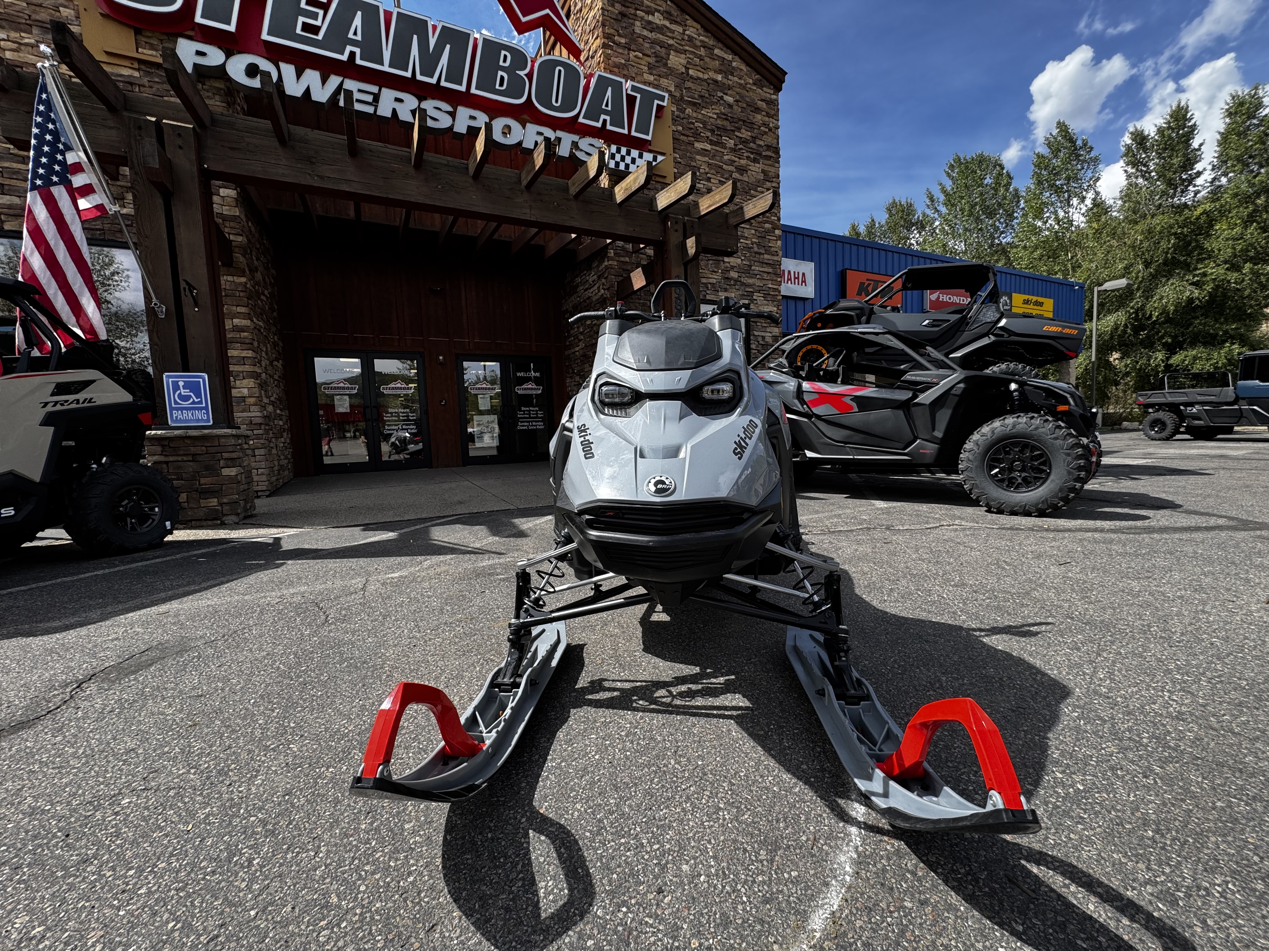 2026 Ski-Doo SUMMIT X 850 10.25 165 3.0 Snowmobile
