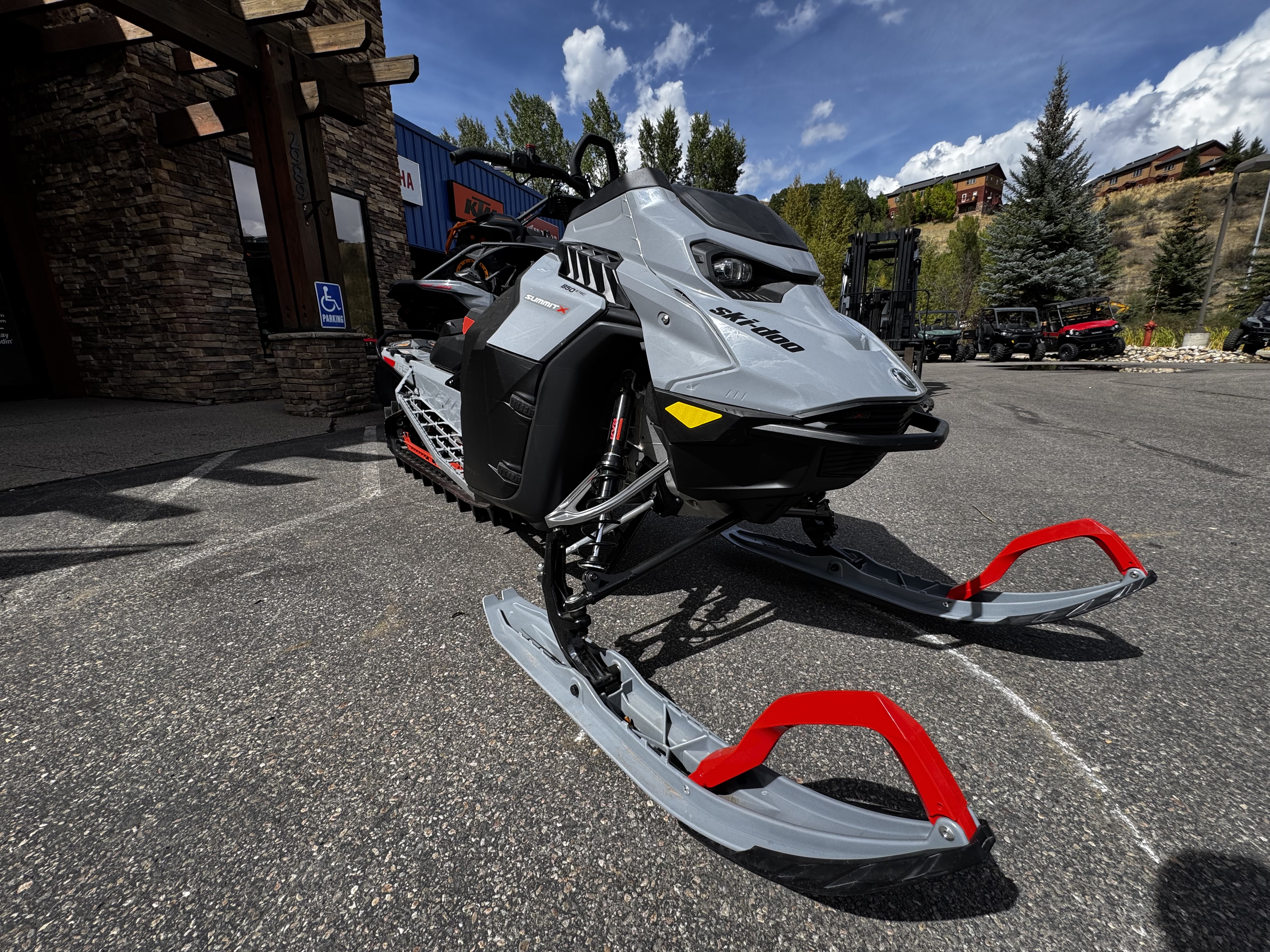 2026 Ski-Doo SUMMIT X 850 10.25 165 3.0 Snowmobile