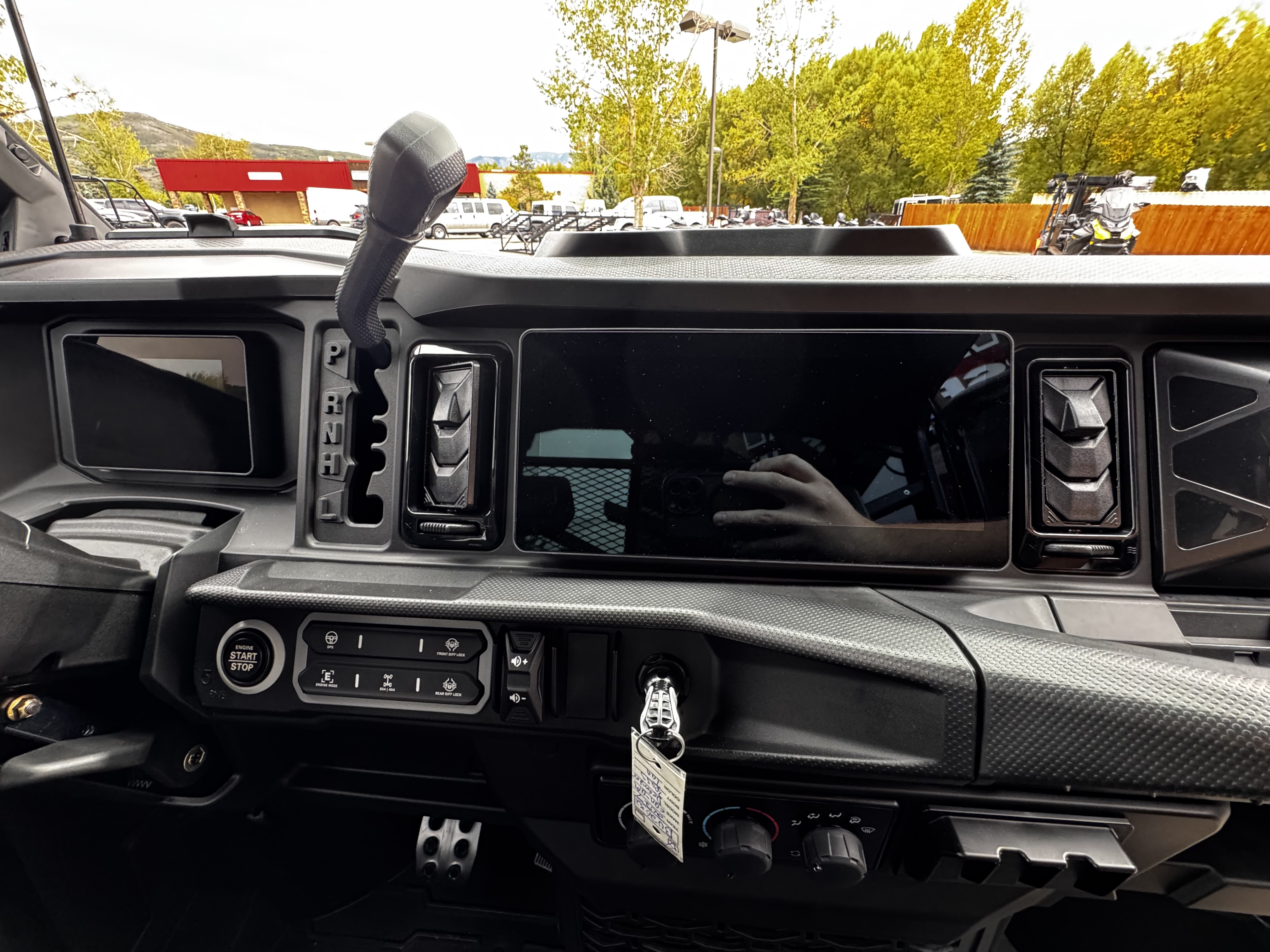 2027 Can-Am DEFENDER XU LTD HD11 UTV