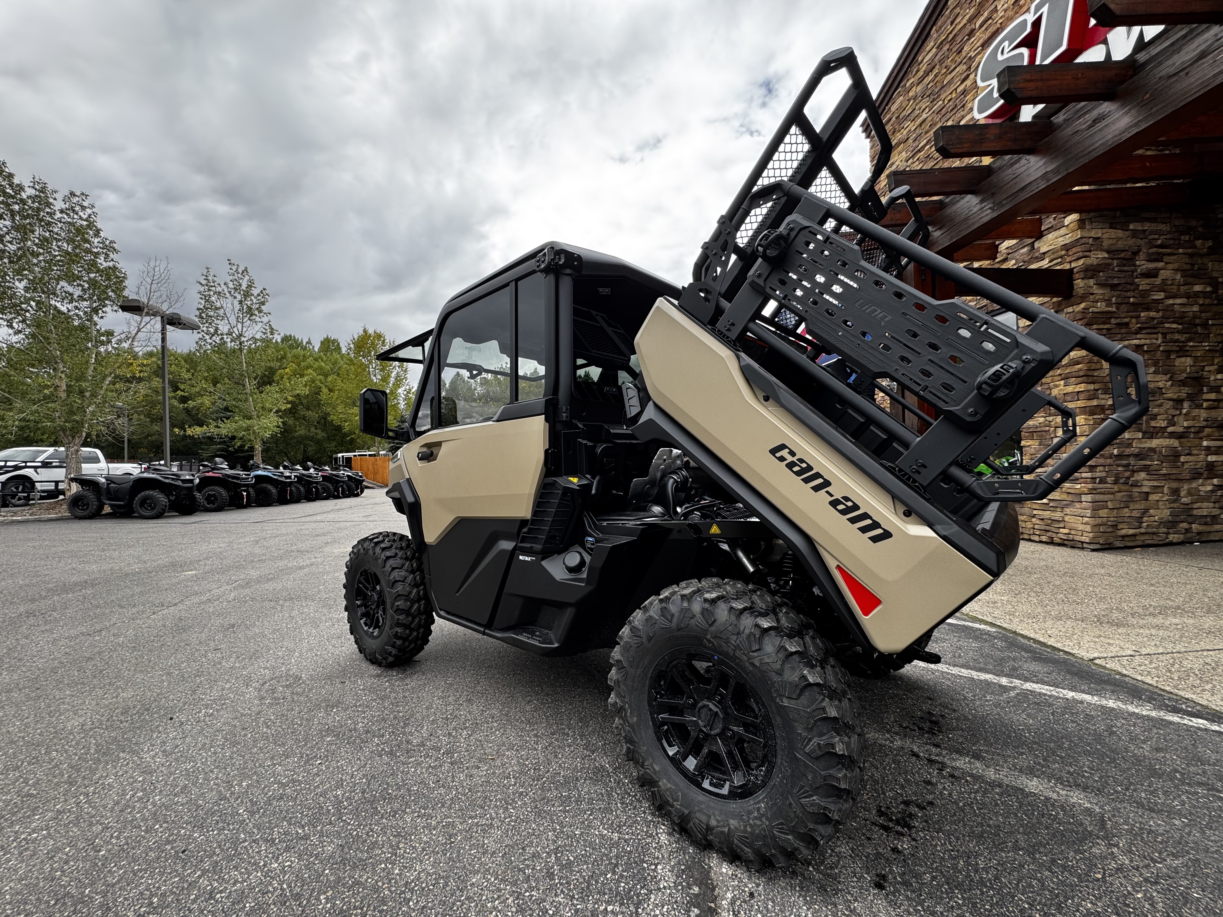 2027 Can-Am DEFENDER XU LTD HD11 UTV