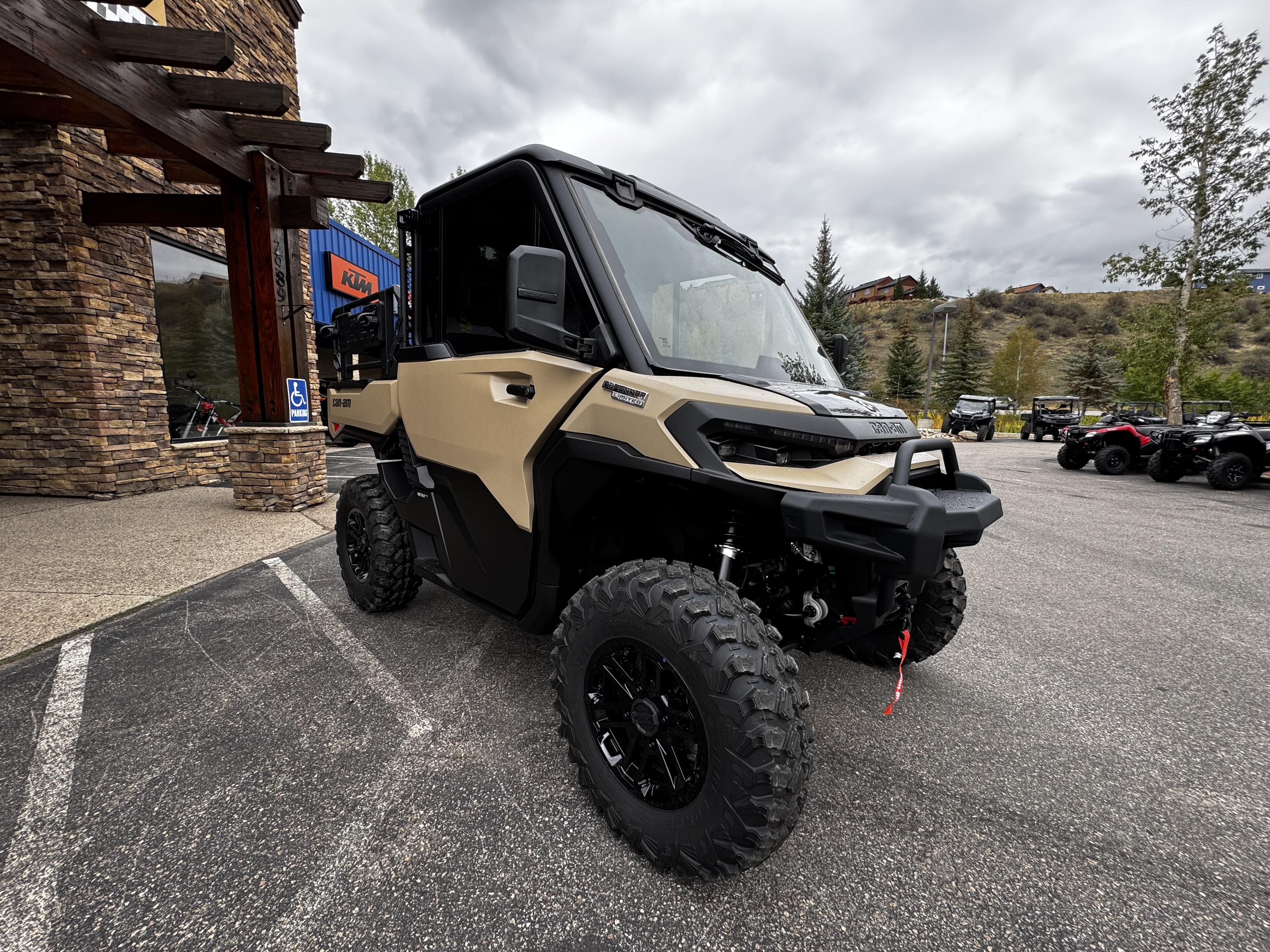 2027 Can-Am DEFENDER XU LTD HD11 UTV