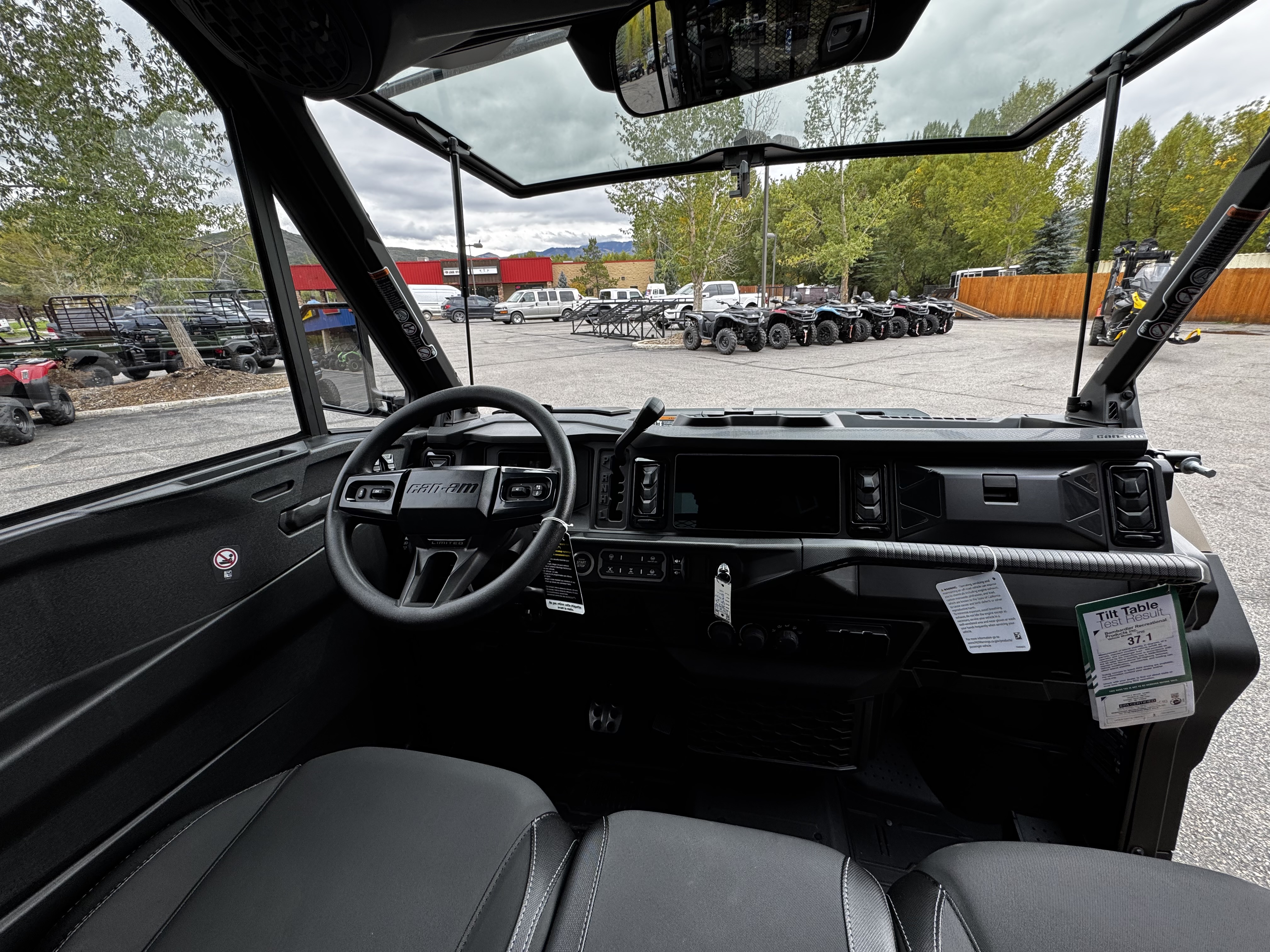 2027 Can-Am DEFENDER XU LTD HD11 UTV