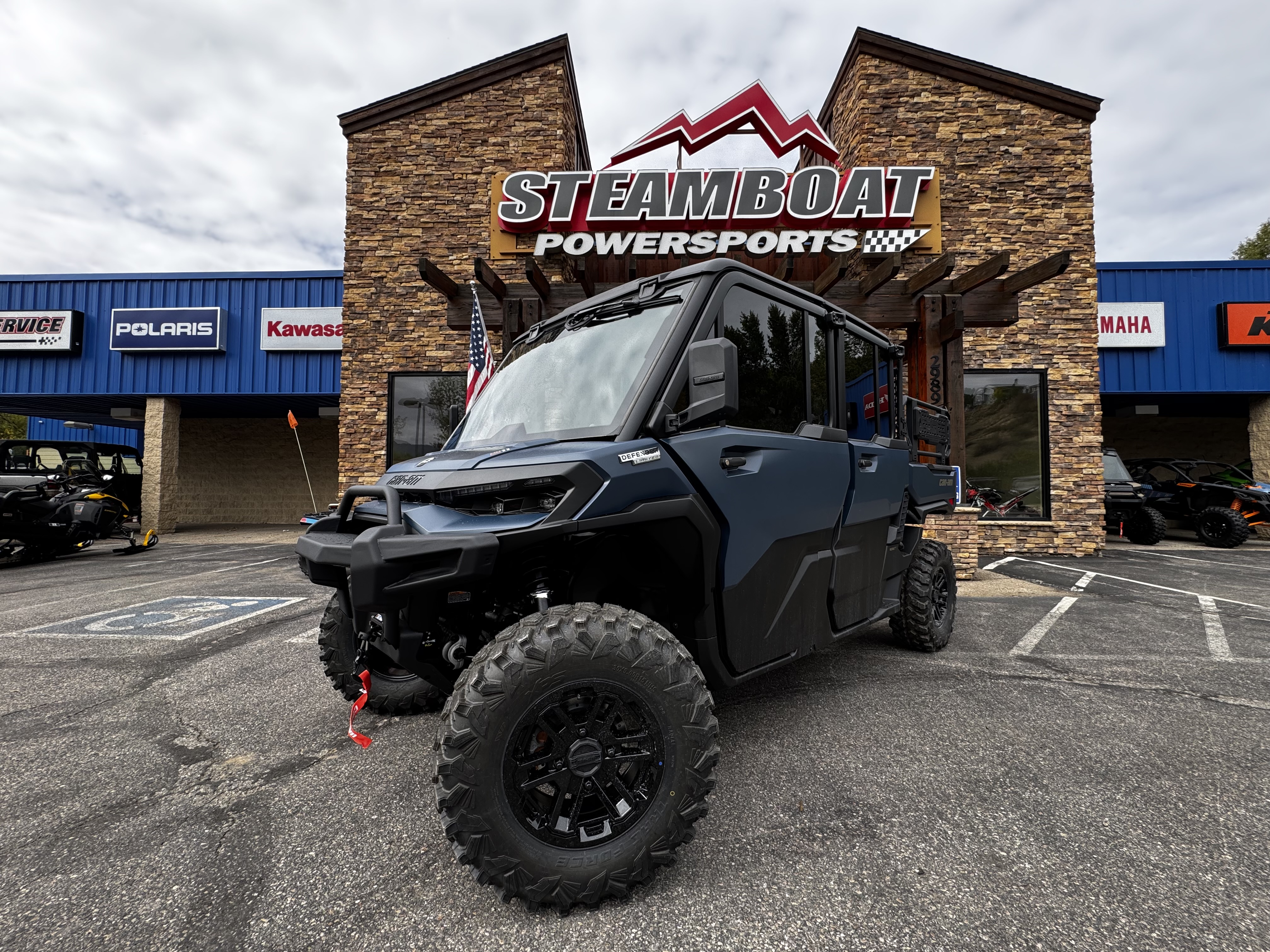 2027 Can-Am DEFENDER XU MAX LTD HD11