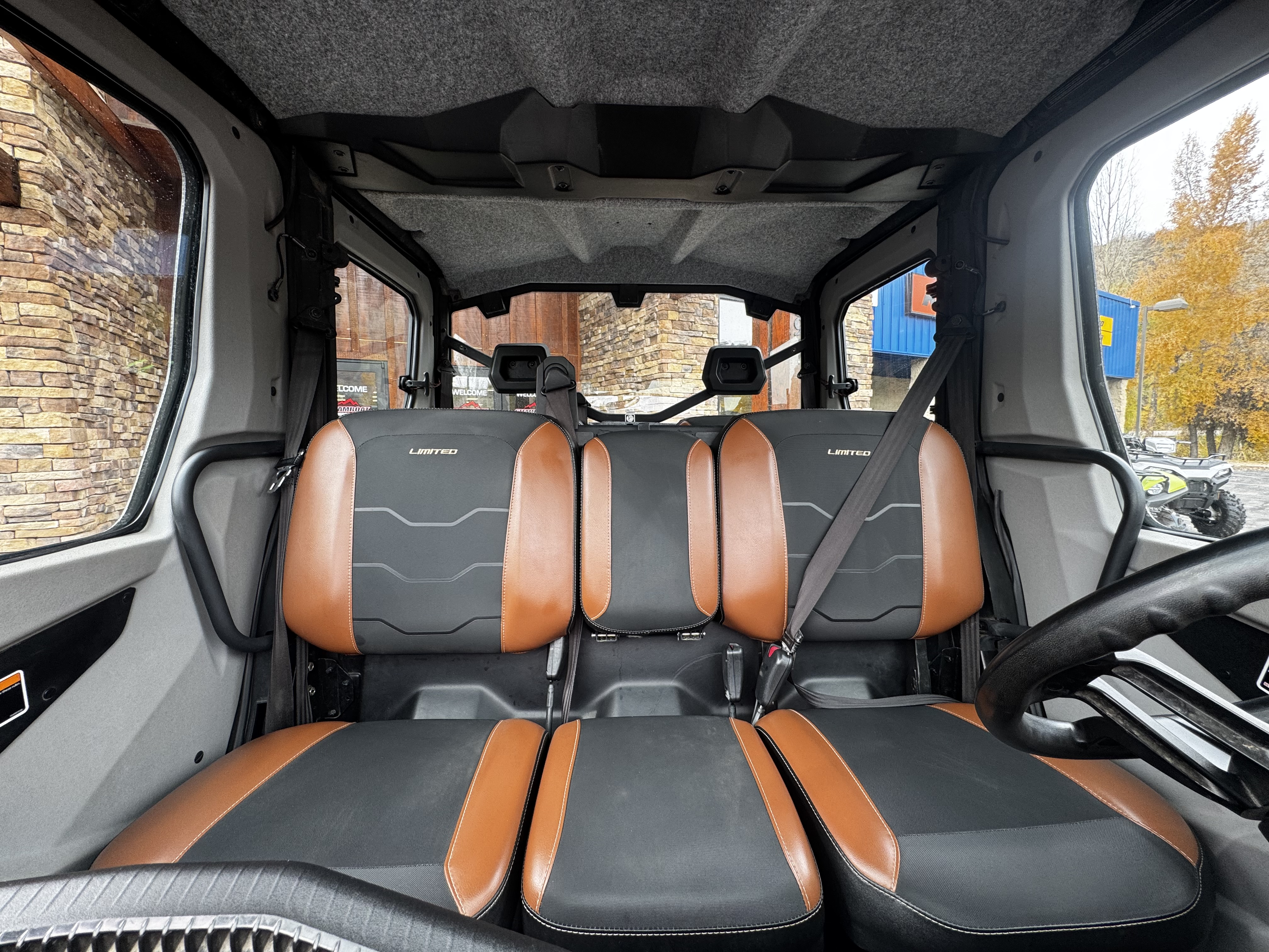 2022 Can-Am DEFENDER MAX LIMITED CAB HD10 Side x Side