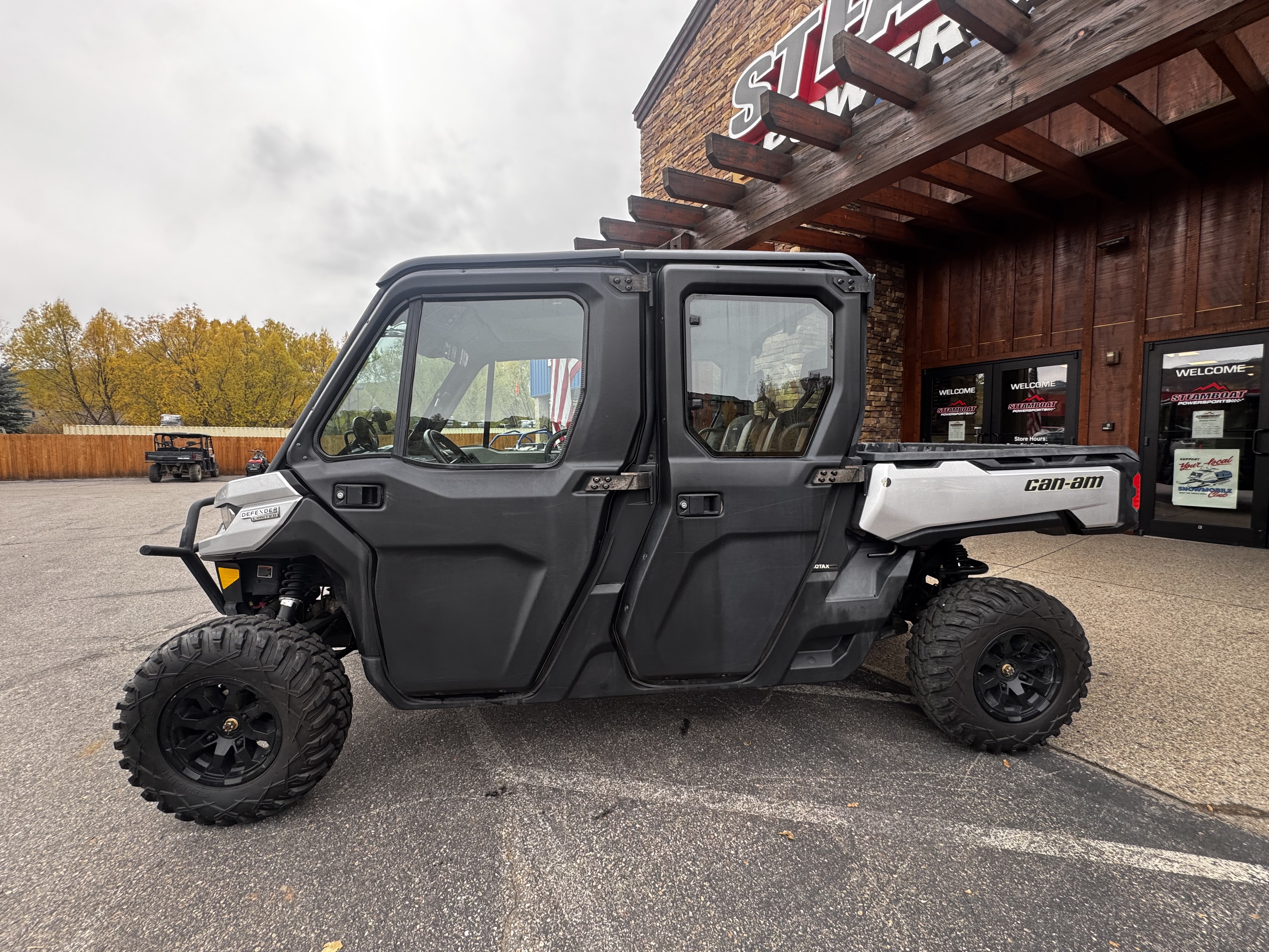 2022 Can-Am DEFENDER MAX LIMITED CAB HD10 Side x Side