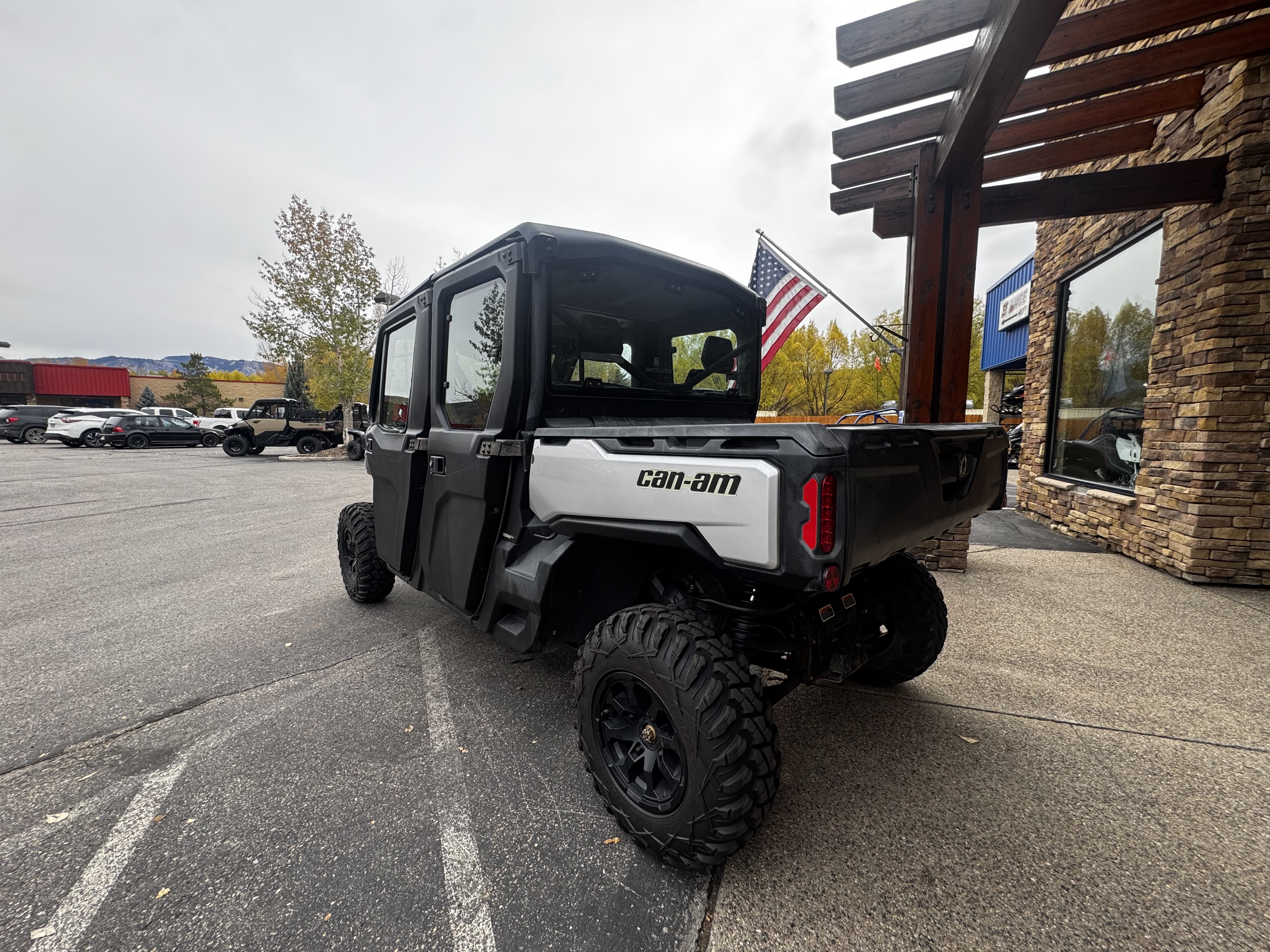 2022 Can-Am DEFENDER MAX LIMITED CAB HD10 Side x Side