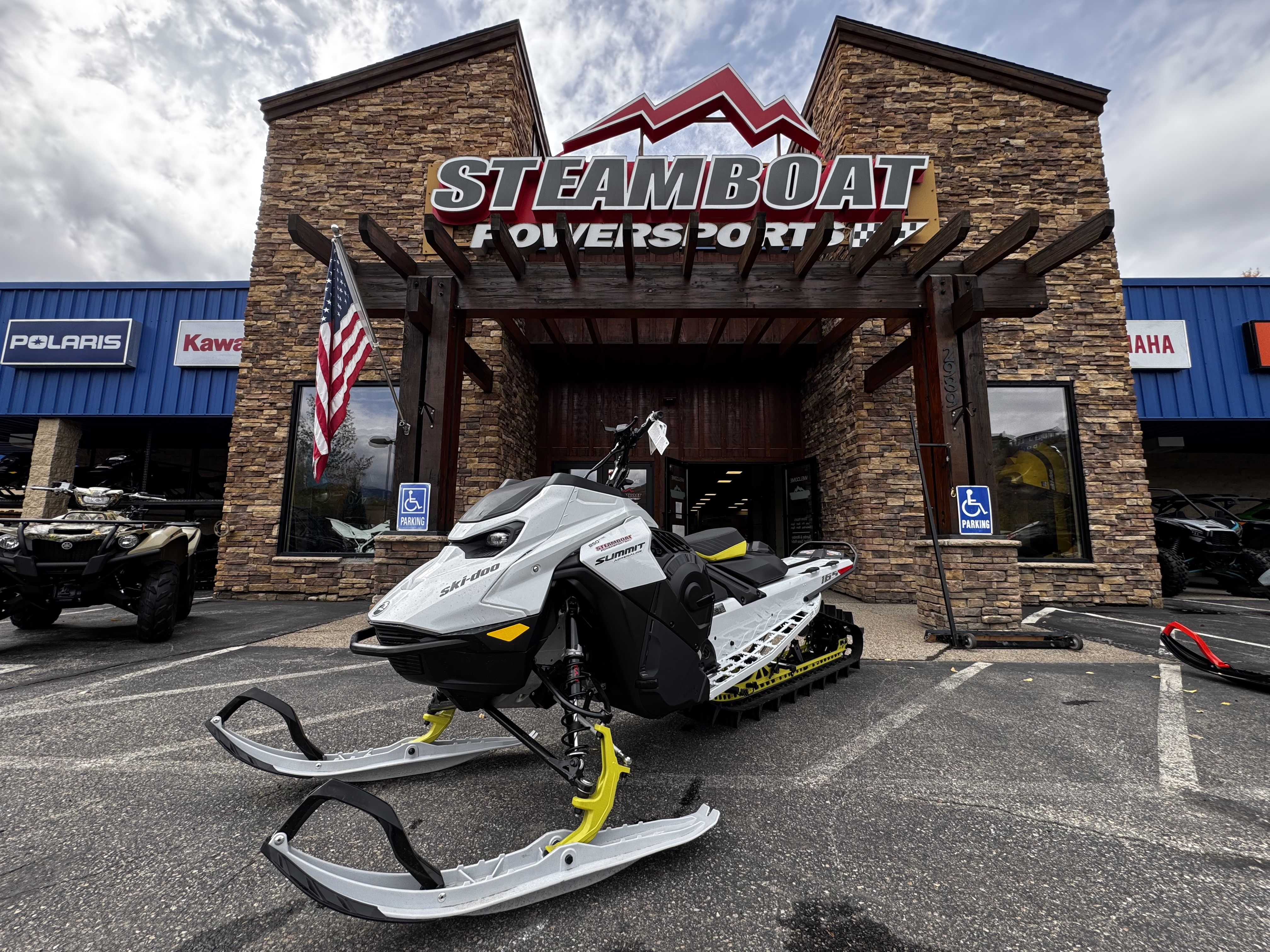 2025 Ski-Doo SUMMIT EDGE 850 S 165 3" Snowmobile