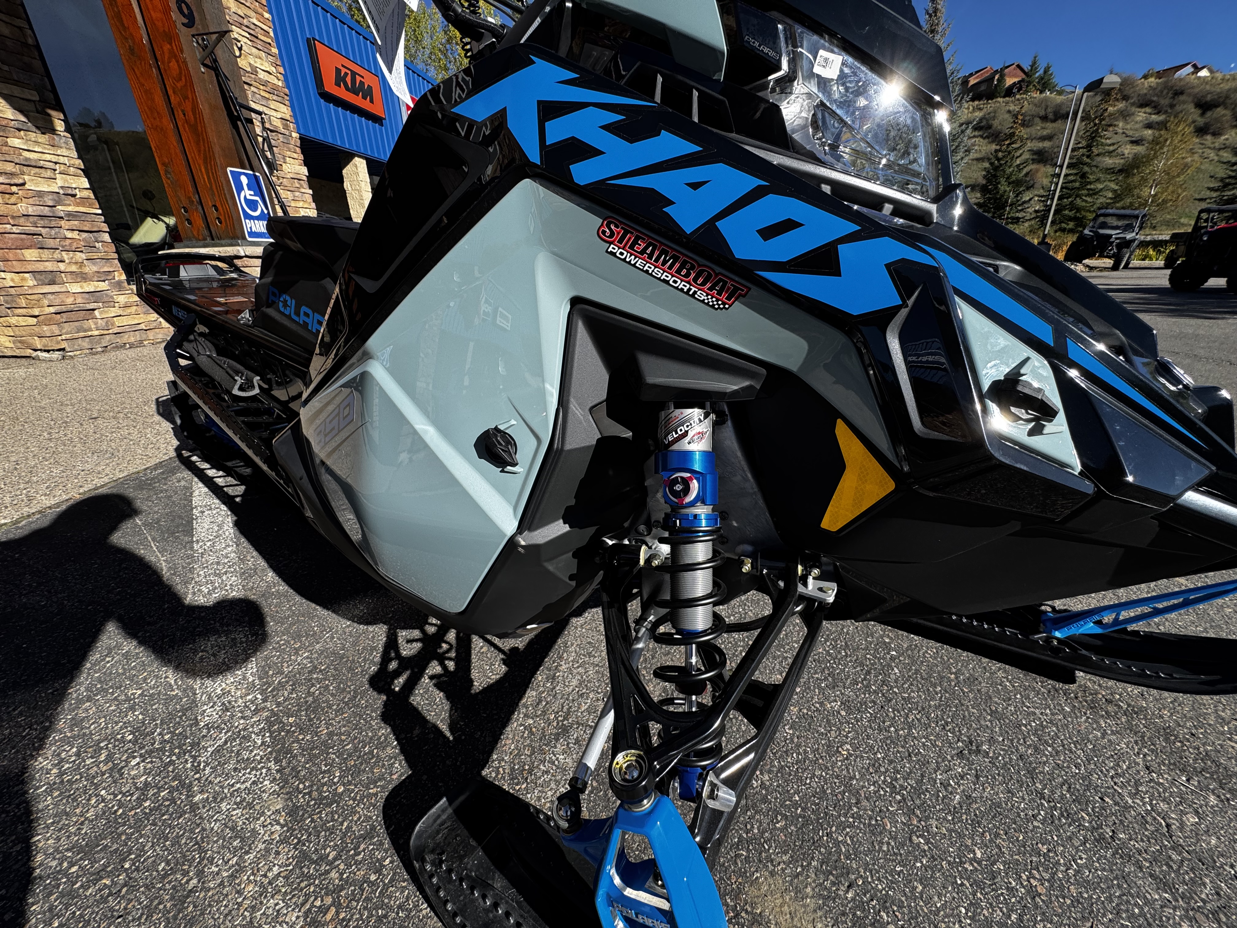 2026 Polaris Snowmobiles 850 RMK KHAOS 165 ES 7S Snowmobile