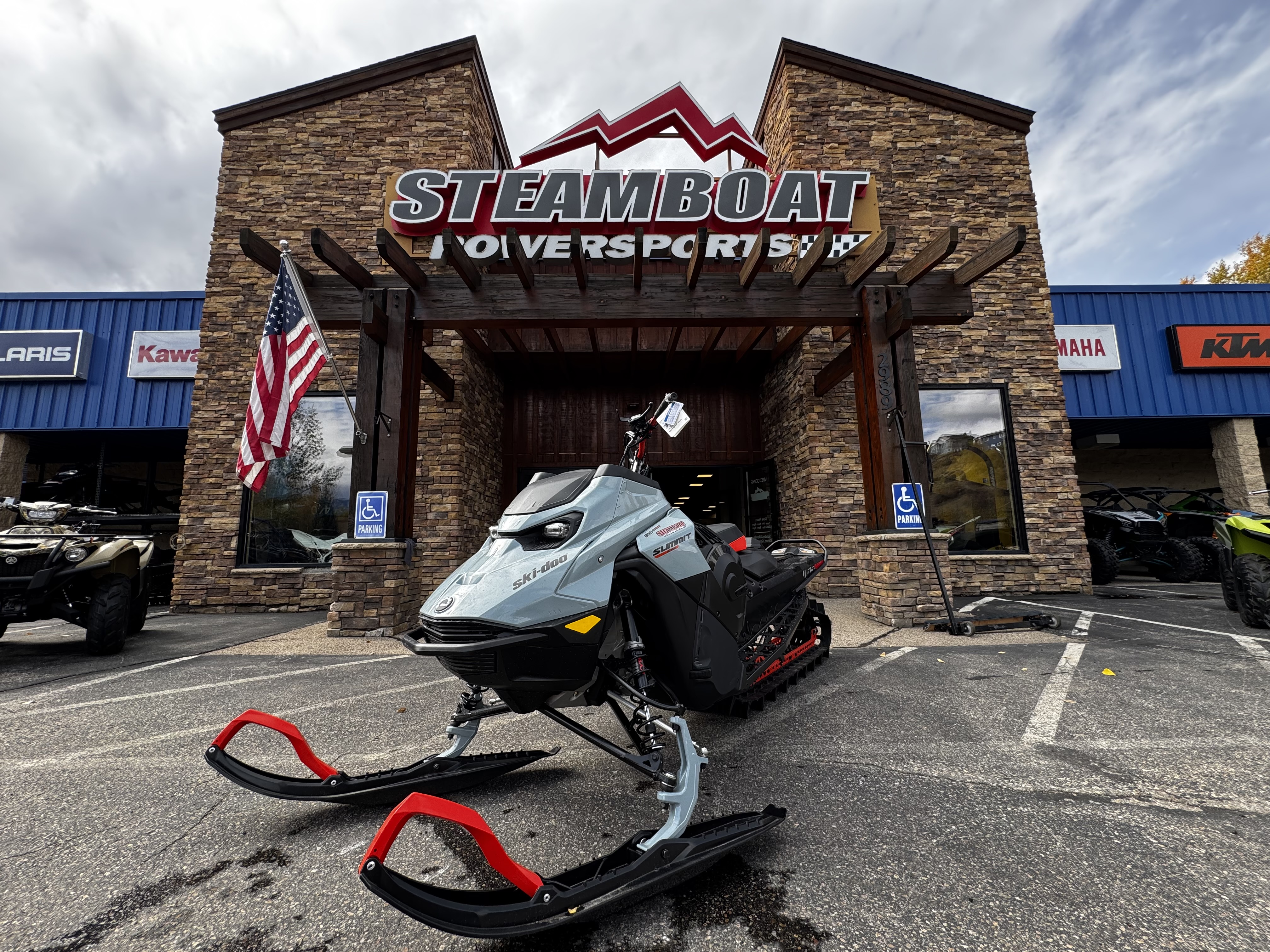 2027 Ski-Doo SUMMIT EDGE 850 TURBO S 165 3" Snowmobile