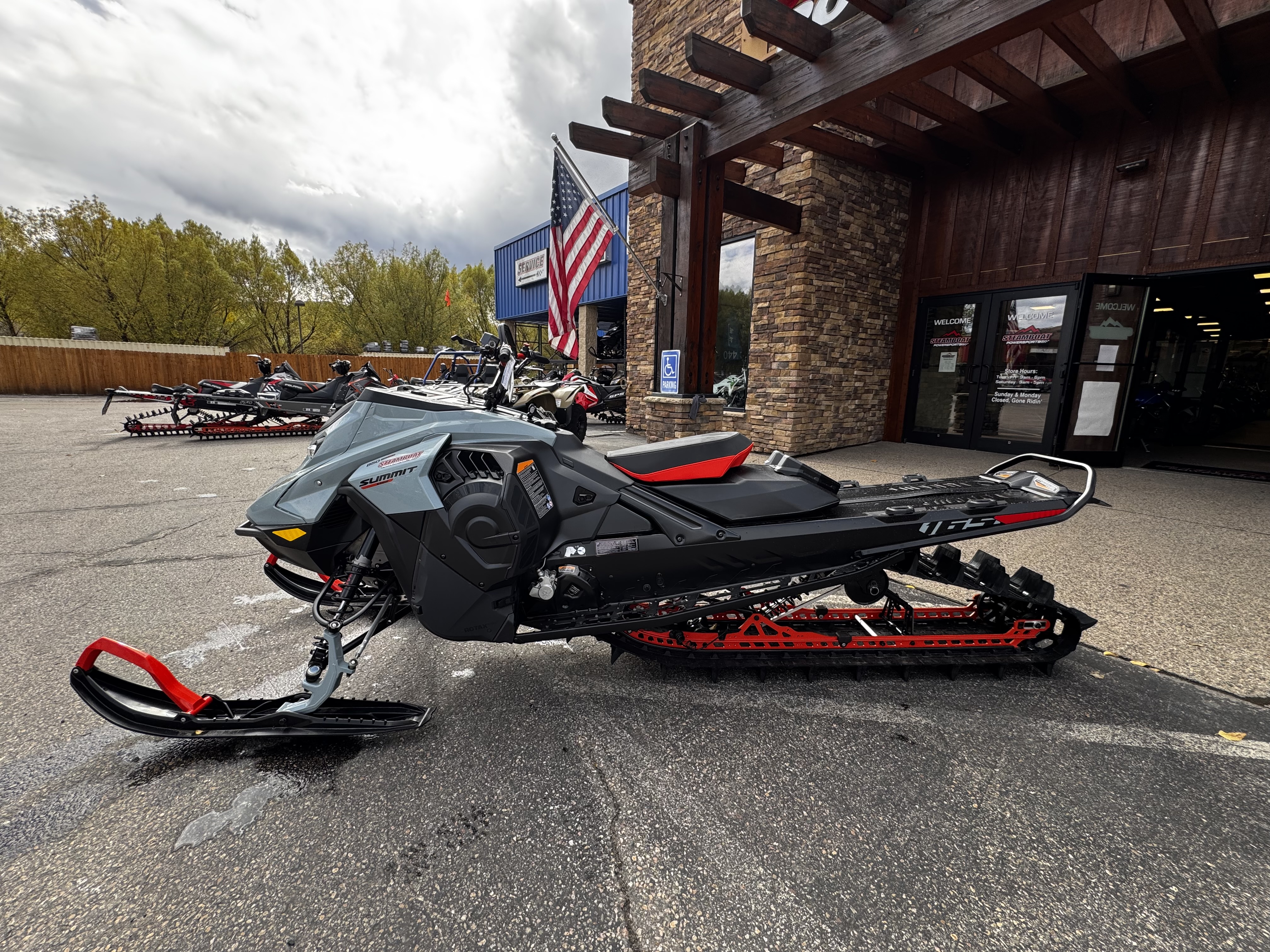 2027 Ski-Doo SUMMIT EDGE 850 TURBO S 165 3" Snowmobile